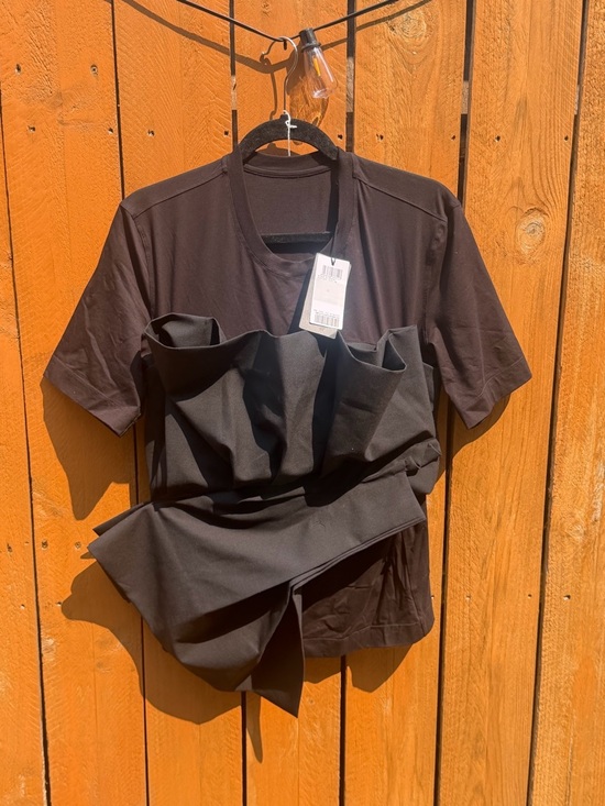 Jnby Tops - NWT - JNBY Black Ruffle Detail Women’s Top